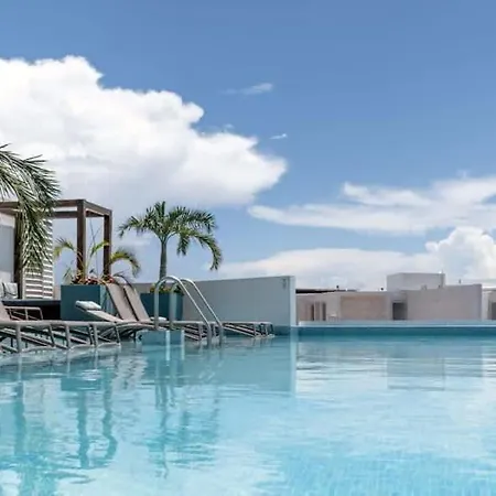 Luxury Condo 150Mb 2 Bedroom Cine Gym Pool