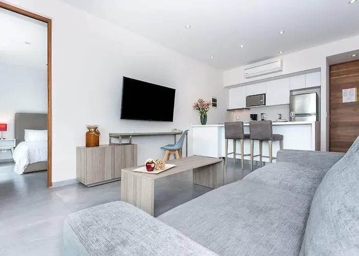 Ferienhaus Luxury 150mb 2 Bedroom Cine Gym Pool